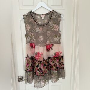 Size small multicolored tunic